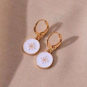 3/$30 💛 Dainty Charm Earrings